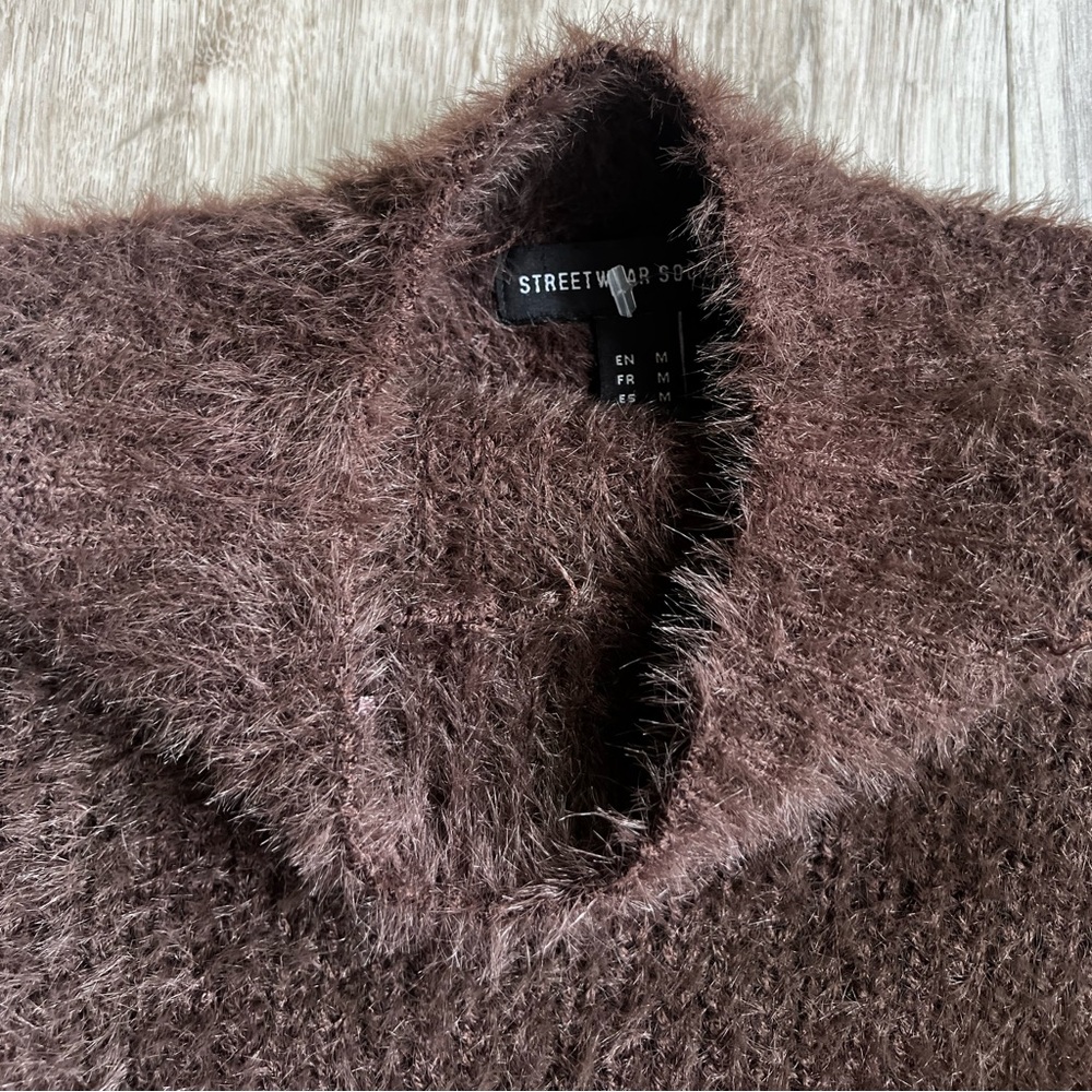 Cropped sweater - Picture 2 of 3